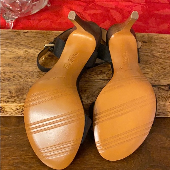 Brooks Brothers black leather high heel sandal 8.5 - Picture 5 of 6